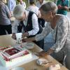 Die Torte wird verteilt
